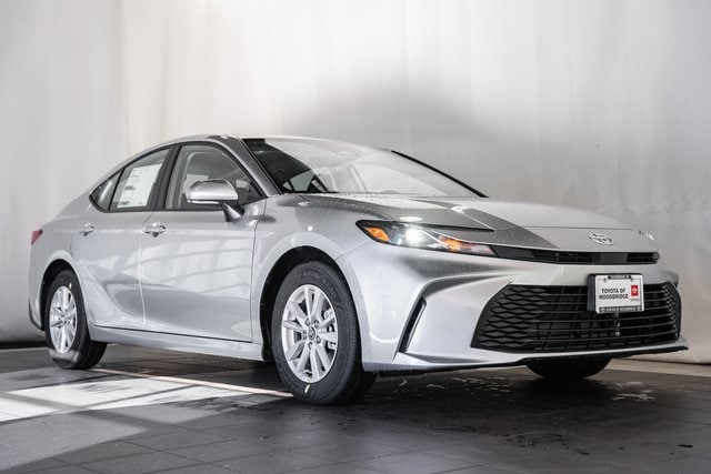 2026 Toyota Camry LE's photo