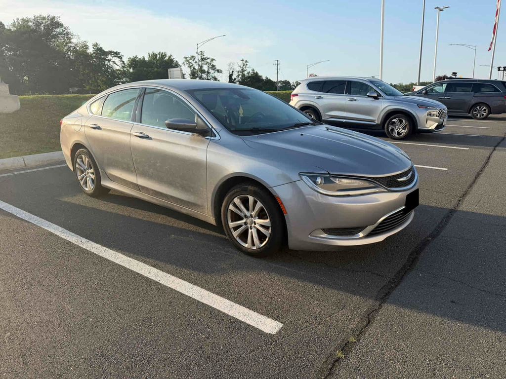 2015 Chrysler 200 Limited's photo