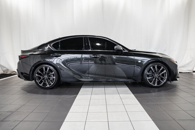 2023 Lexus IS 350 F SPORT photo 3