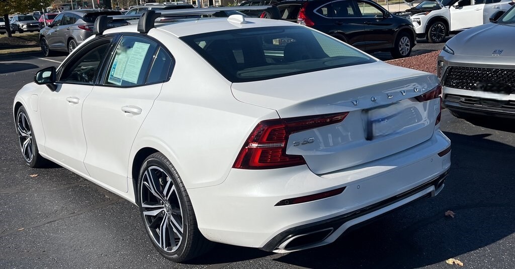 Used 2022 Volvo S60 Recharge Plug-In Hybrid T8 R-Design Expression Sedan