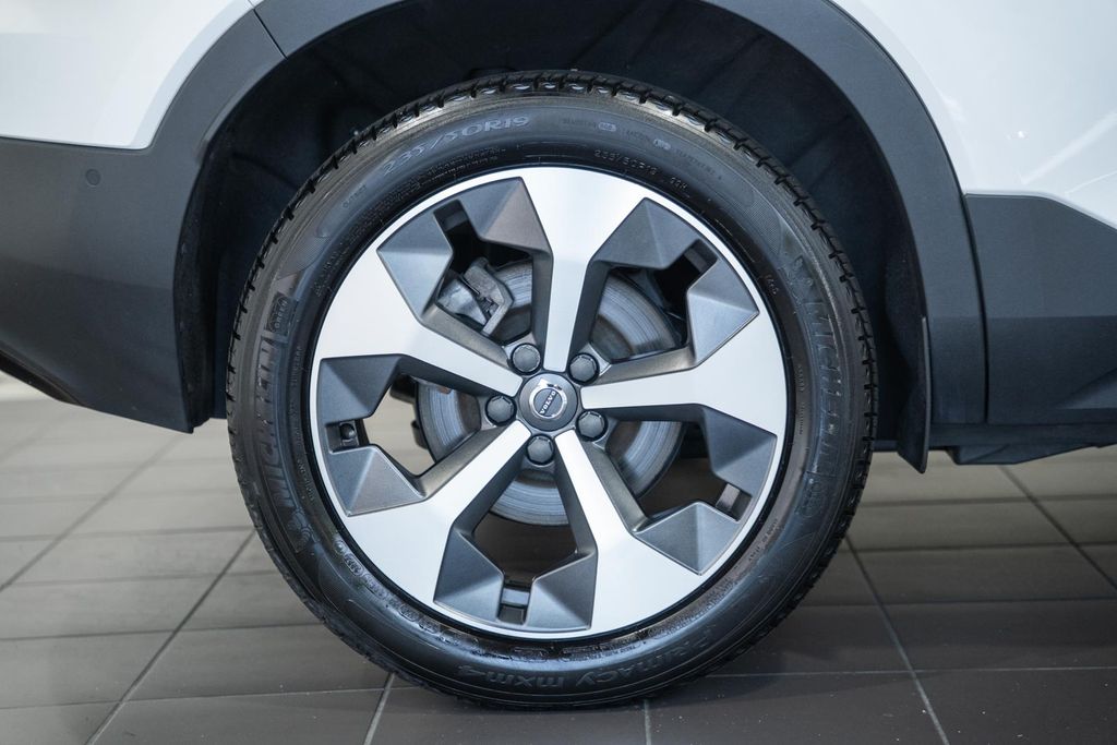 2023 Volvo XC40 Plus - Photo 18