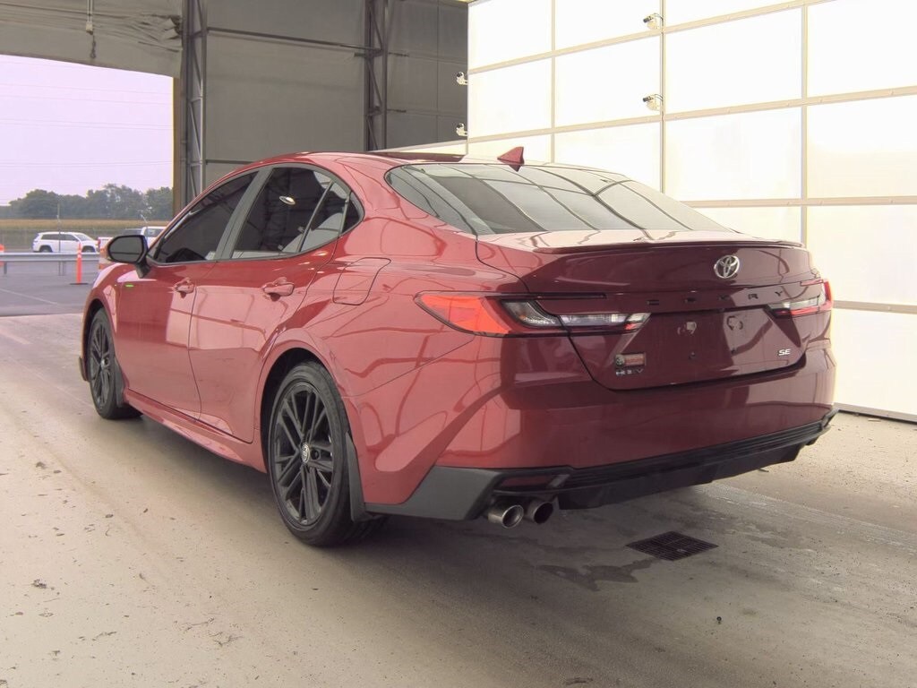 2025 Toyota Camry SE photo 4
