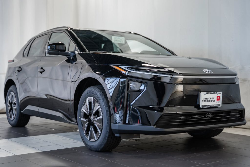 2027 Toyota bZ XLE XLE FWD PLUS