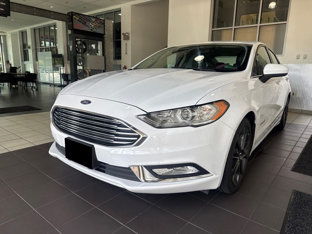 2018 Ford Fusion SE's photo