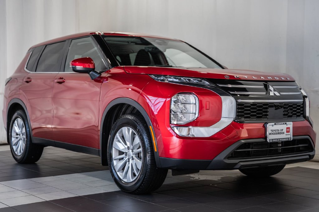 2025 Mitsubishi Outlander ES SUV