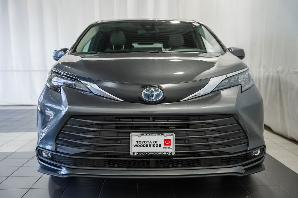 Certified 2025 Toyota Sienna XLE Minivan/Van