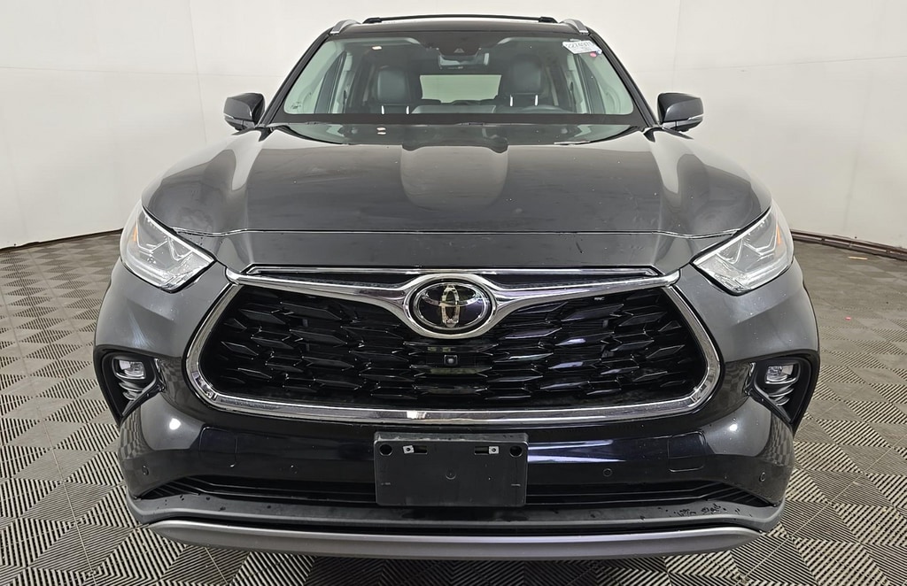 Used 2024 Toyota Highlander Platinum SUV