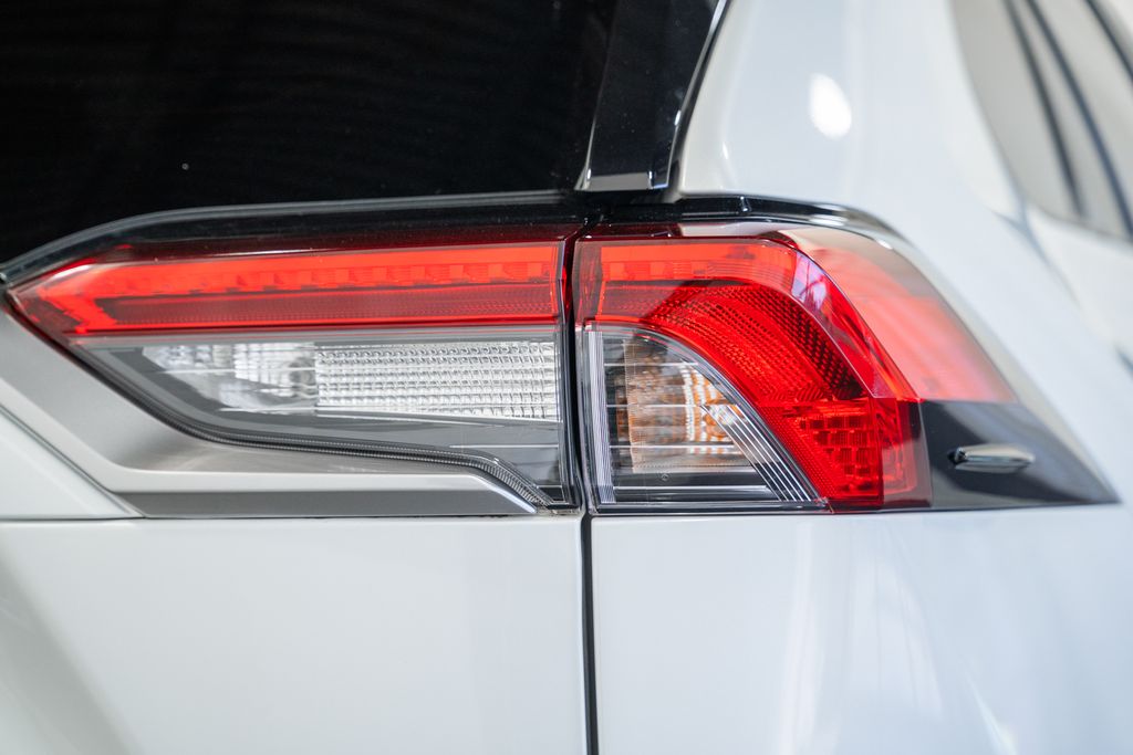 2024 Toyota RAV4 XSE - Photo 6