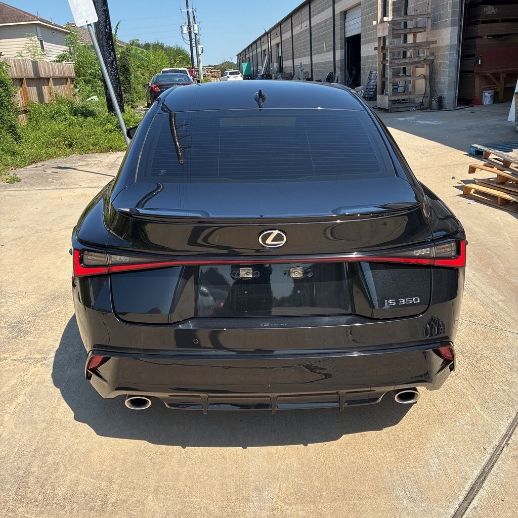 2023 Lexus IS 350 F SPORT photo 3
