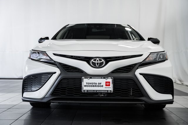 2022 Toyota Camry SE photo 2