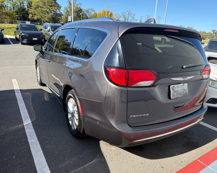 Used 2018 Chrysler Pacifica Touring L Plus Minivan/Van