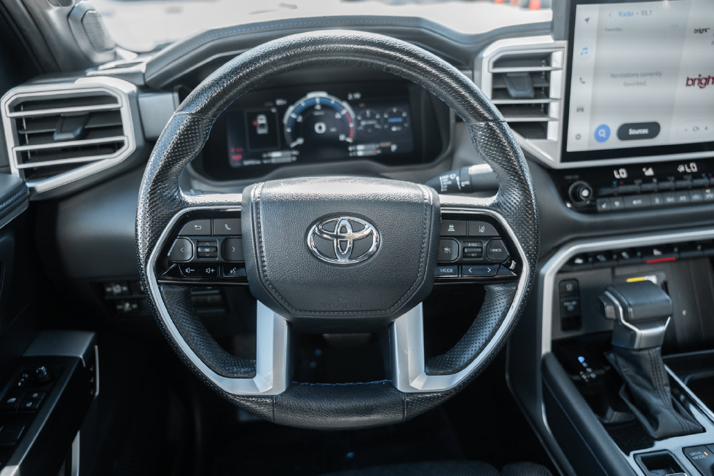 2024 Toyota Tundra Platinum - Photo 32