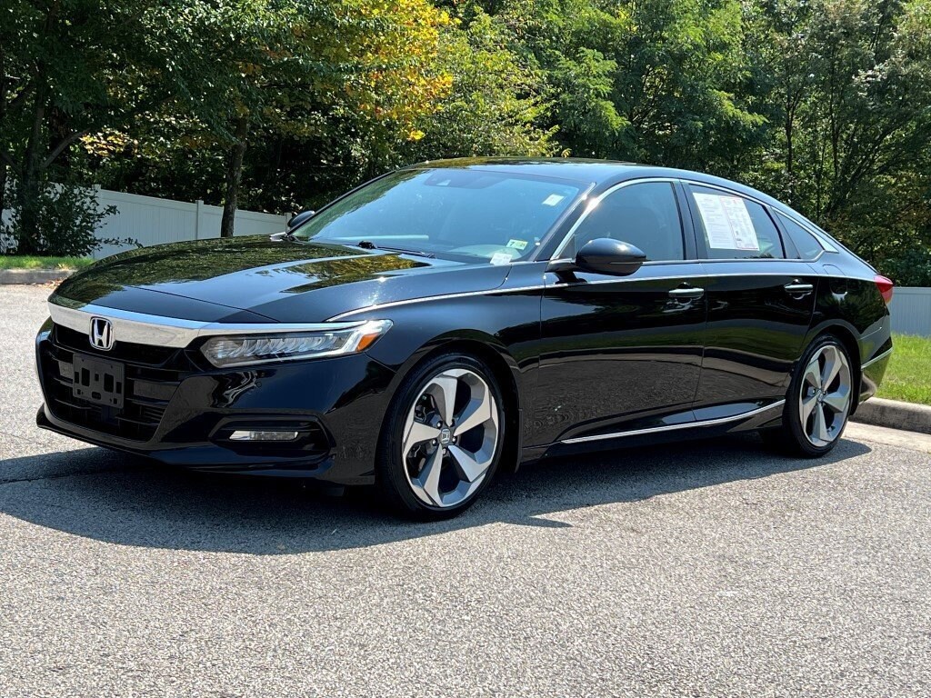 Used 2018 Honda Accord Touring with VIN 1HGCV1F93JA142284 for sale in Woodbridge, VA