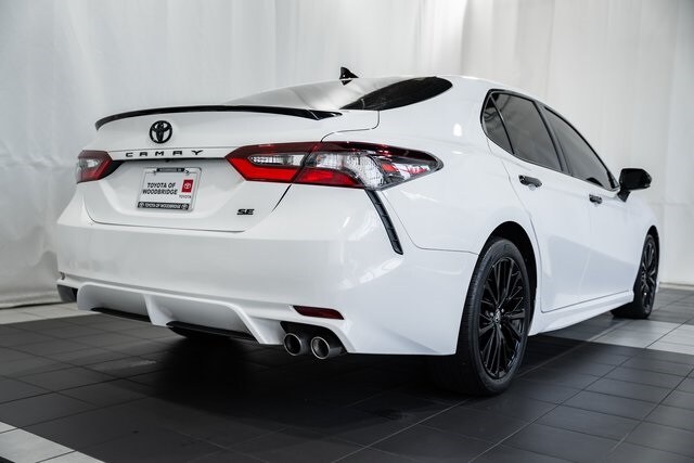 2022 Toyota Camry SE photo 4