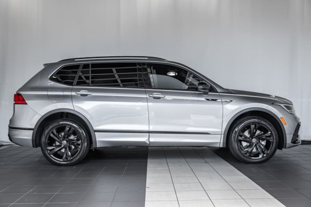 Used 2023 Volkswagen Tiguan 2.0T SE R-Line Black SUV