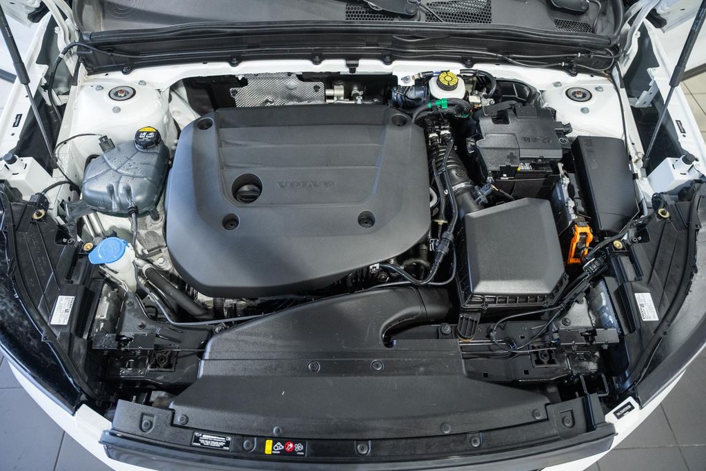 2023 Volvo XC40 Plus - Photo 19