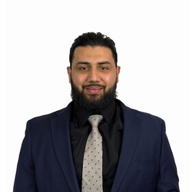 Staff member Shafi Samadi from ID_fd1fa3