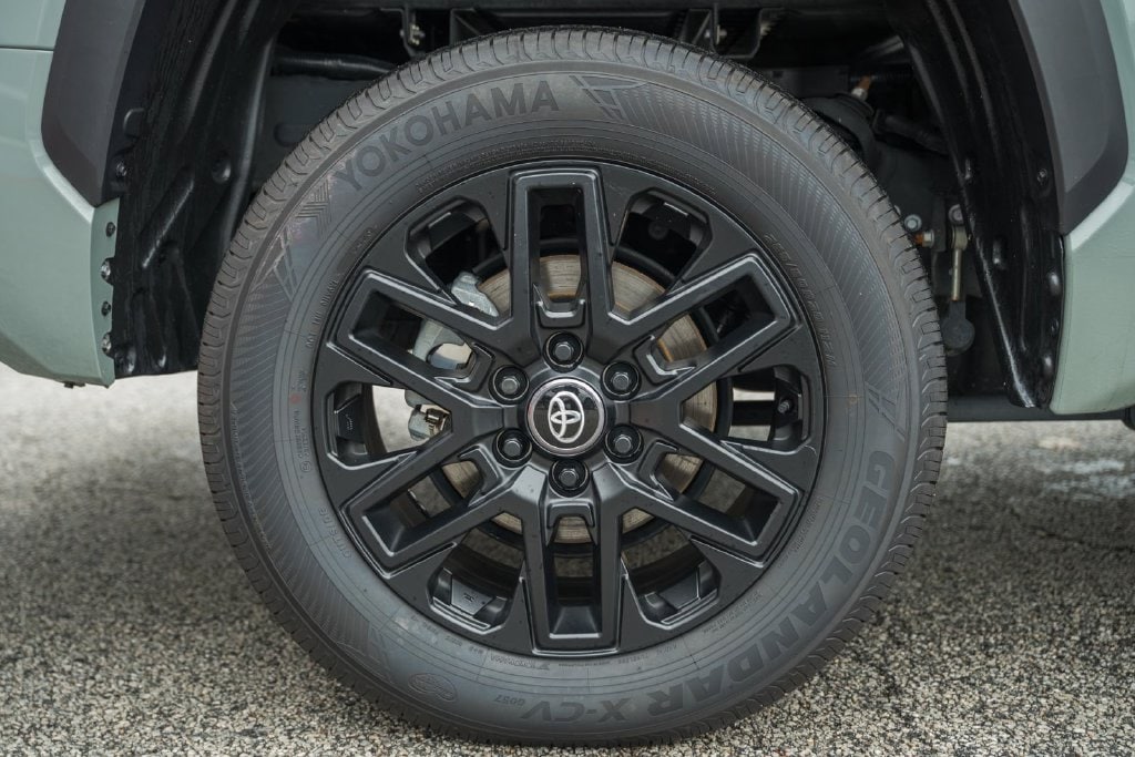 2025 Toyota Tundra Limited - Photo 17