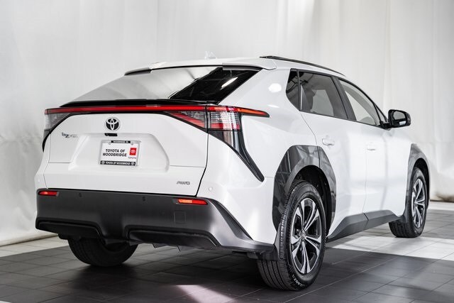 2023 Toyota bZ4X XLE photo 4