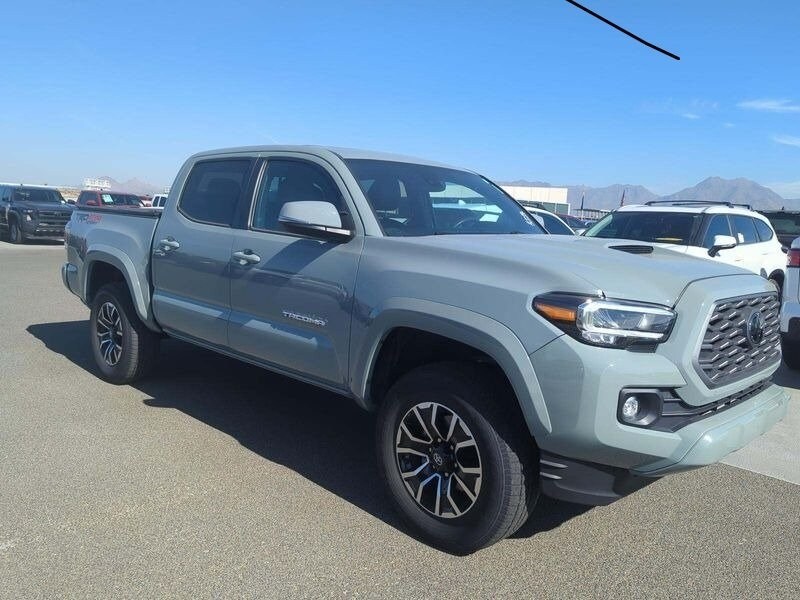 2023 Toyota Tacoma TRD Sport photo 2