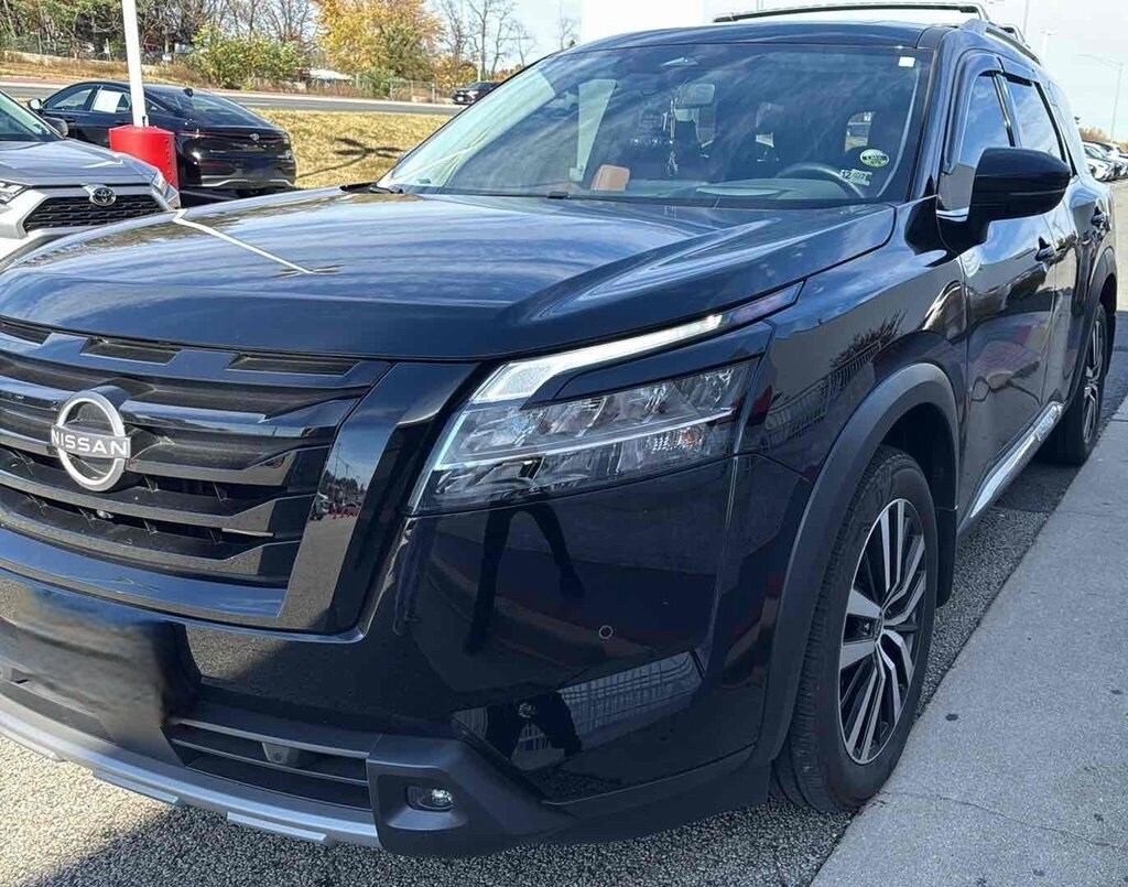 Used 2024 Nissan Pathfinder Platinum SUV