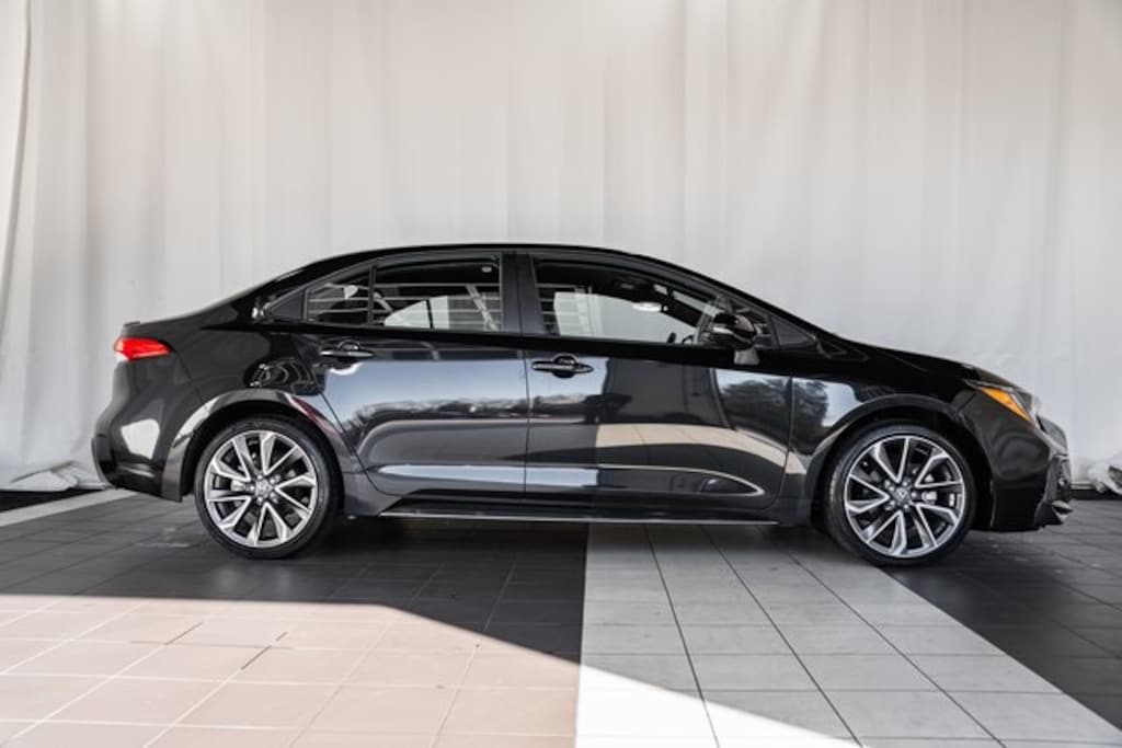 Used 2022 Toyota Corolla SE Sedan