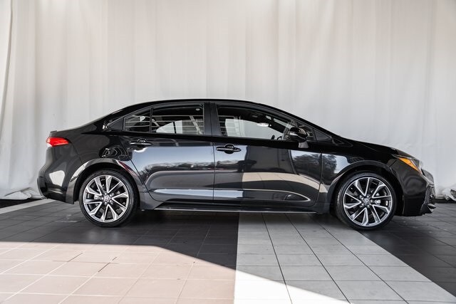 2022 Toyota Corolla SE photo 3