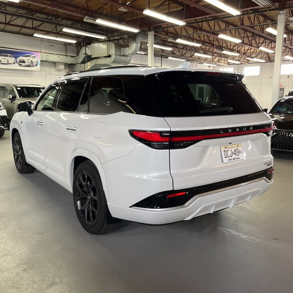 2024 Lexus TX 500h F SPORT Premium photo 2