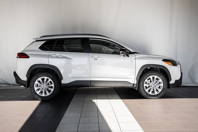 2026 Toyota Corolla Cross LE photo 3
