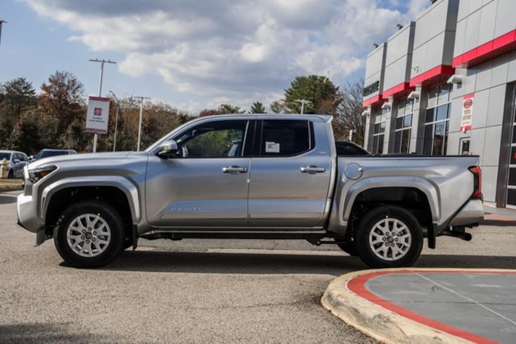 New 2025 Toyota Tacoma SR5 Truck Double Cab