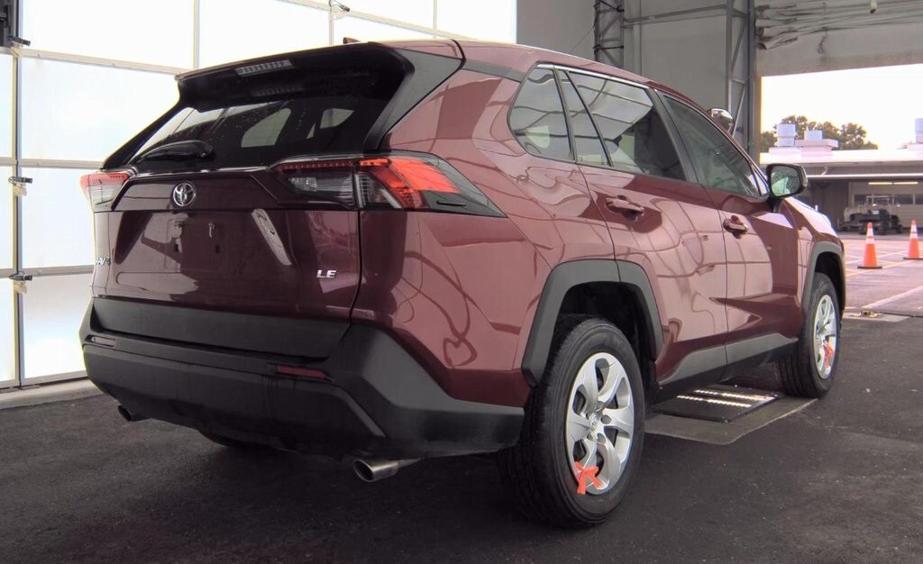 2023 Toyota RAV4 LE photo 4