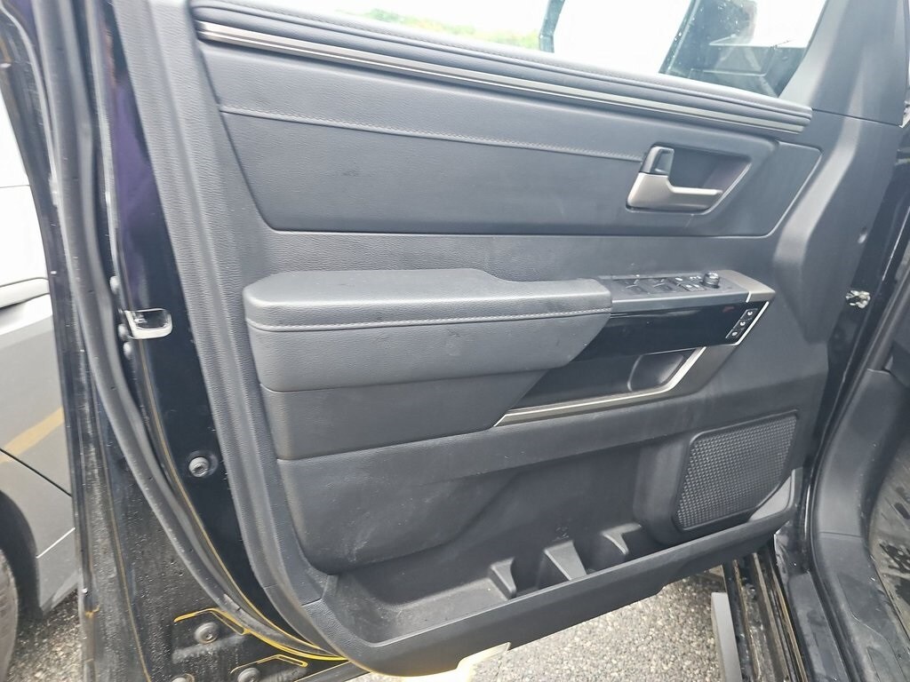 2023 Toyota Tundra Limited photo 4