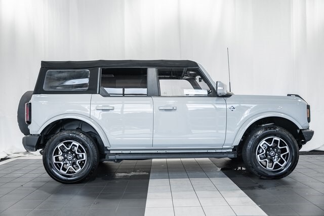 2022 Ford Bronco Outer Banks photo 3