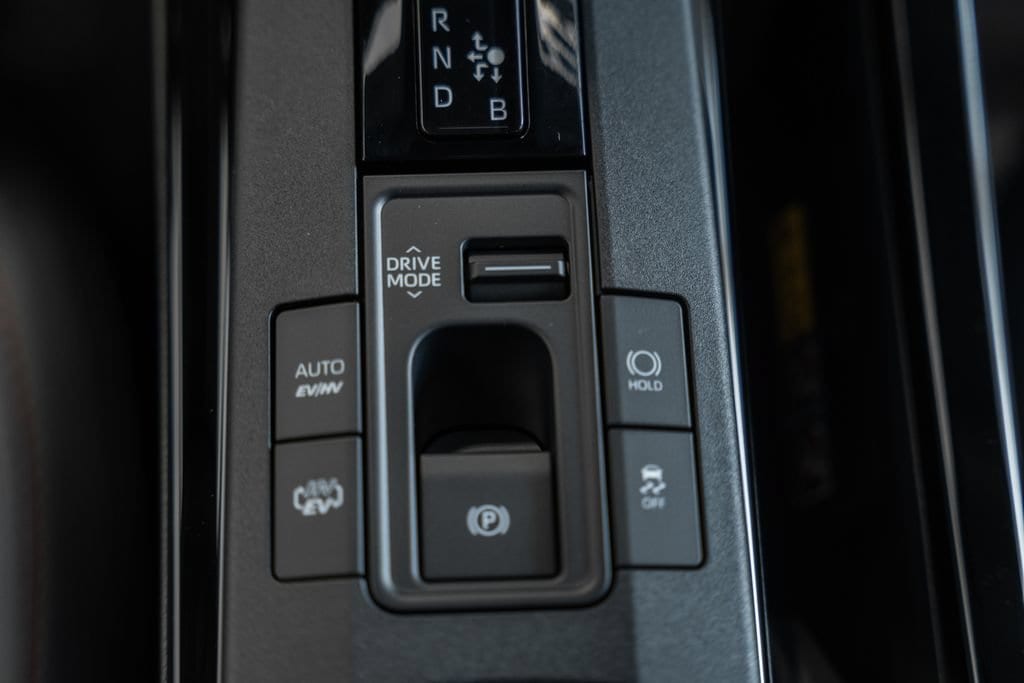 2026 Toyota Prius Plug-in Hybrid XSE - Photo 21