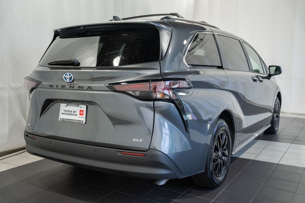 Certified 2025 Toyota Sienna XLE Minivan/Van