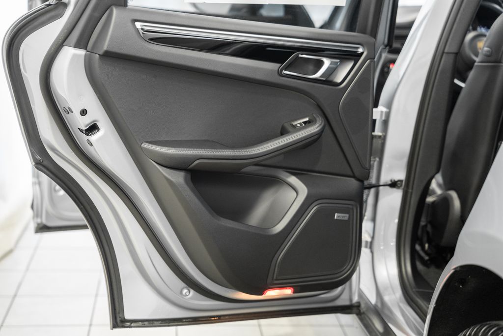 2022 Porsche Macan Base - Photo 36