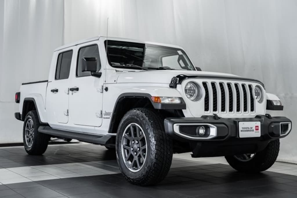 Used 2021 Jeep Gladiator Overland Truck