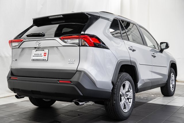 2025 Toyota RAV4 XLE photo 2