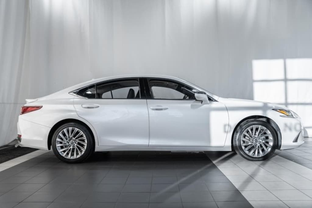 Used 2023 Lexus ES 300h Luxury Sedan