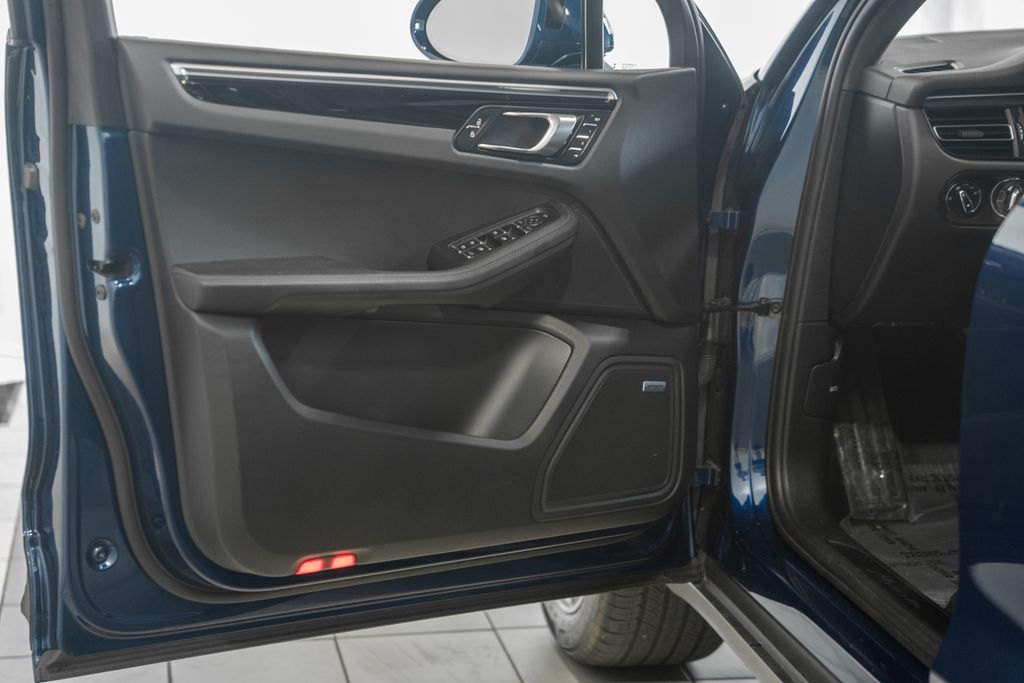 2022 Porsche Macan Base - Photo 37