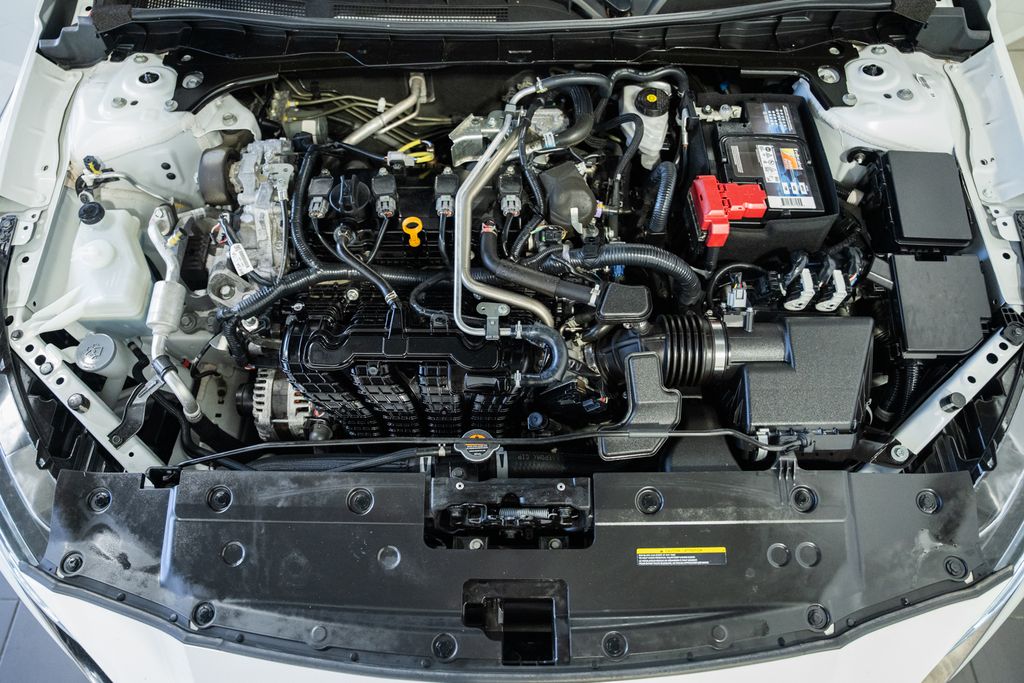 2024 Nissan Altima SR - Photo 16