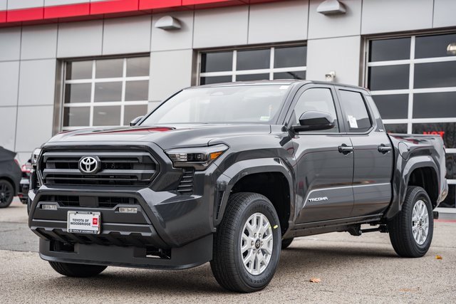 2025 Toyota Tacoma SR5 photo 3