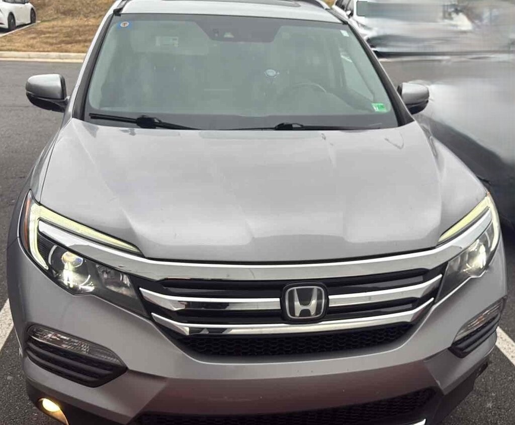 2016 Honda Pilot Elite photo 2