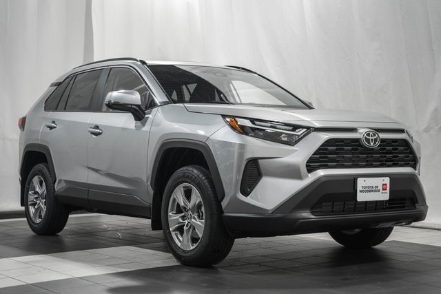 2025 Toyota RAV4 XLE's photo