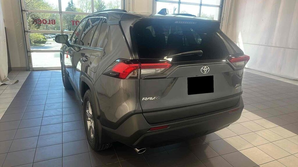 Used 2022 Toyota RAV4 XLE SUV