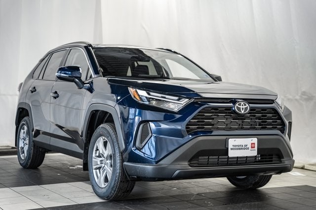 2025 Toyota RAV4 XLE's photo