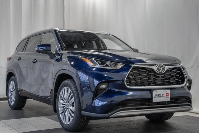 2026 Toyota Highlander Platinum's photo