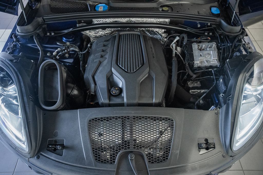 2022 Porsche Macan Base - Photo 17
