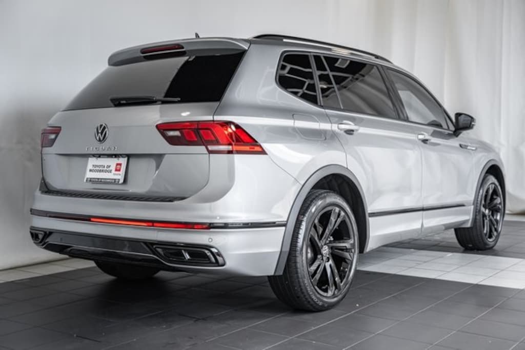 Used 2023 Volkswagen Tiguan 2.0T SE R-Line Black SUV