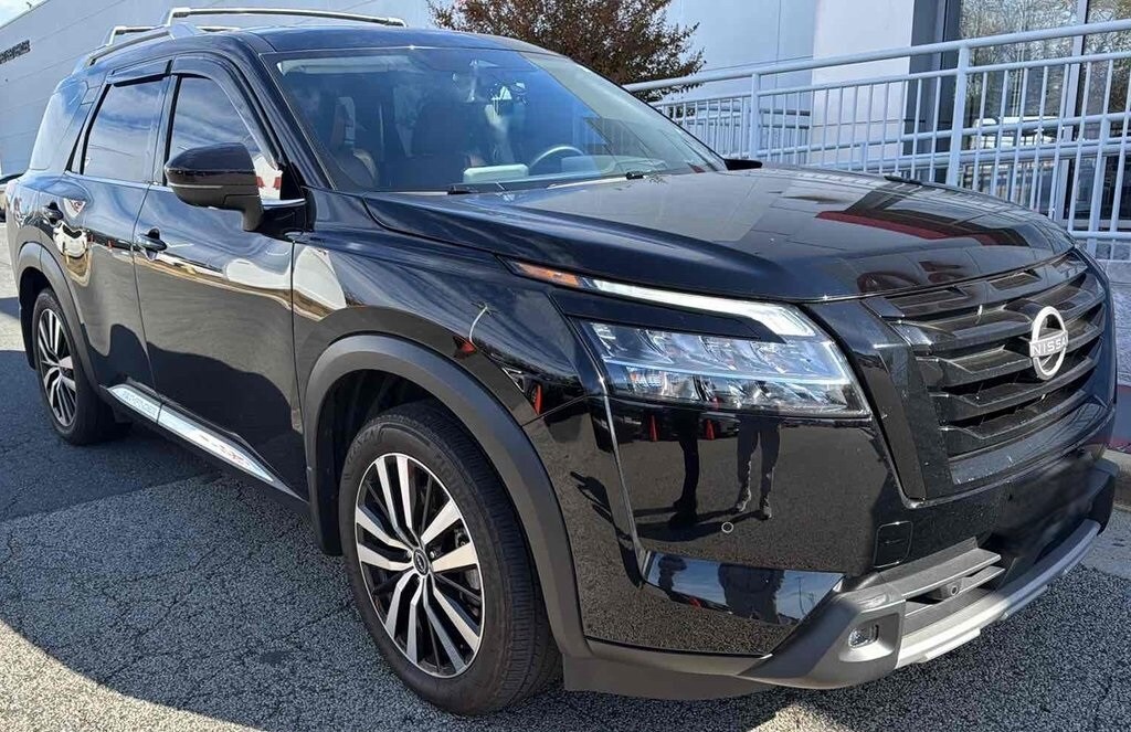 Used 2024 Nissan Pathfinder Platinum SUV